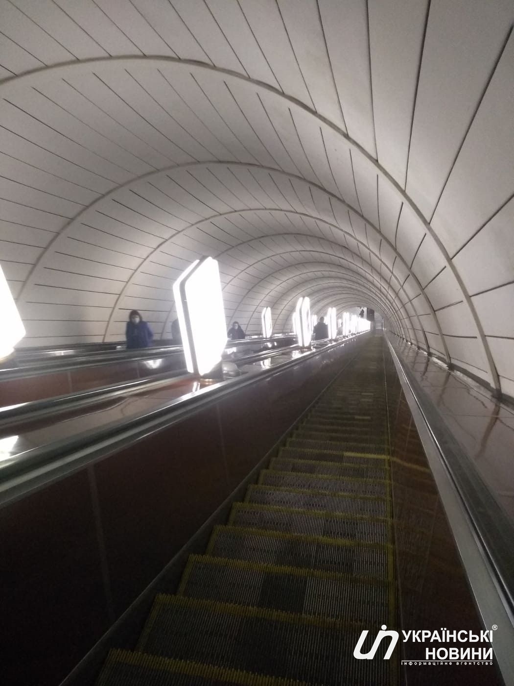 Как работает метро в Киеве - станция 