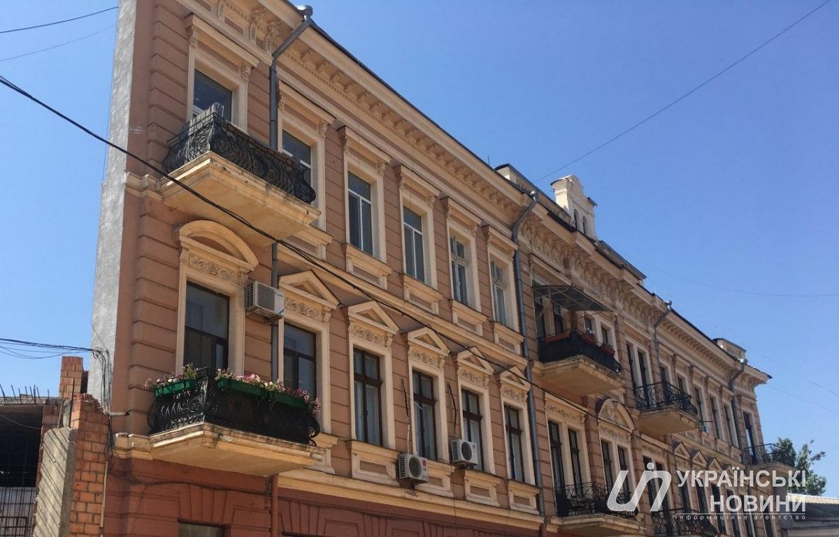 Дом-стена в Одессе