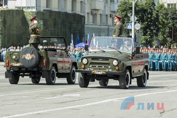 Парад перемоги в Луганську 24 червня.