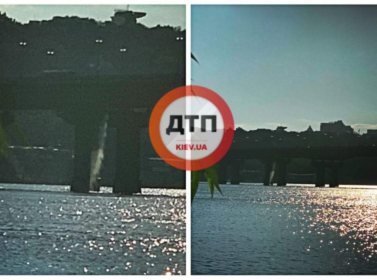 На мосту Патона прорвало трубу