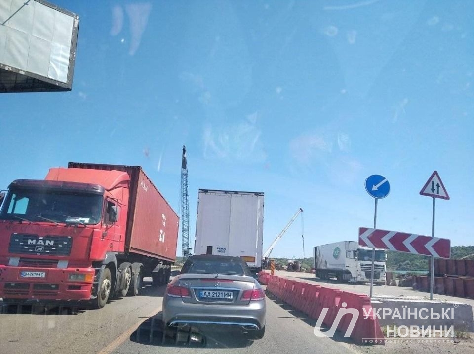 Пробка по дорозі в Одесу
