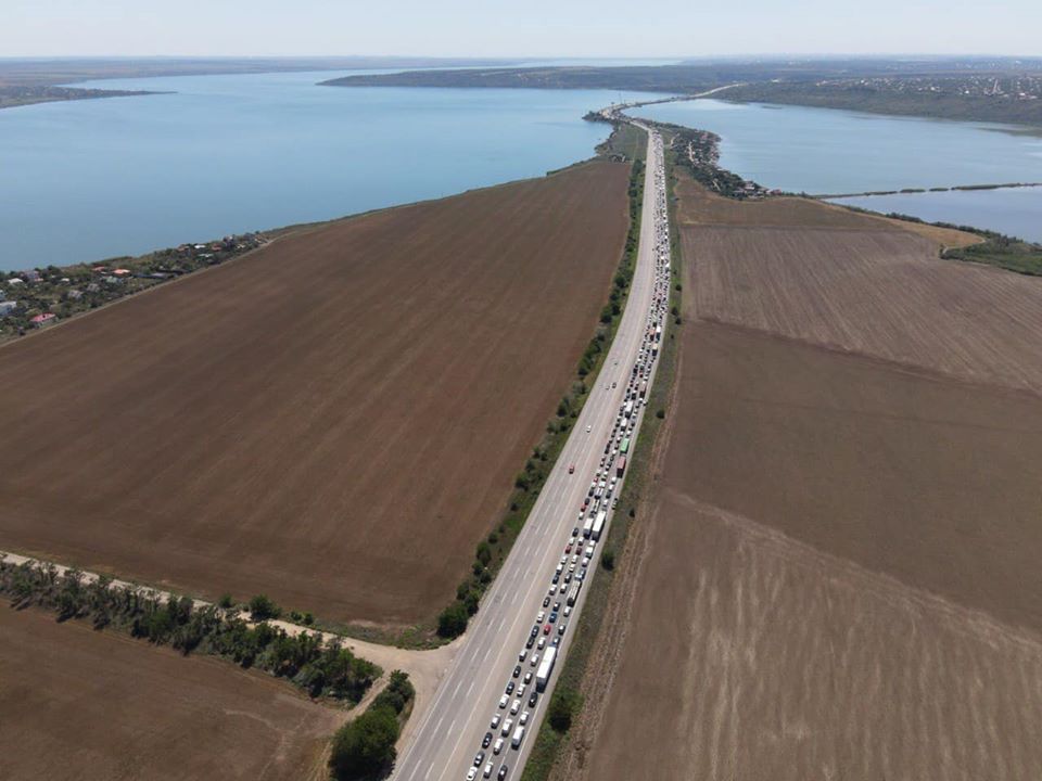 Затору на трасі Одеса - Київ. Фото: Facebook/Григорій Веприк 