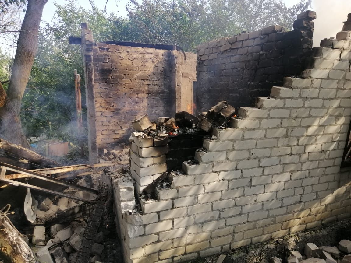 Жилые дома обстреляли боевики в Авдеевке. Фото: Минобороны