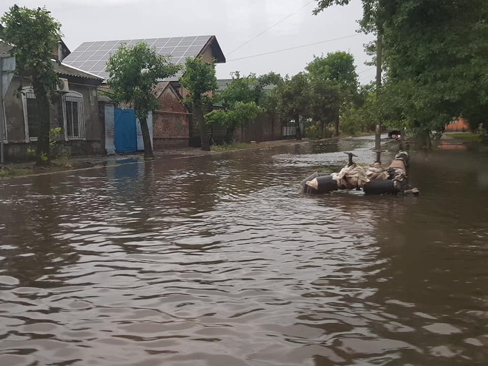 Бердянськ затопила злива. Вулиці схожі на Венецію. Фото: прес-служба Бердянської міської ради