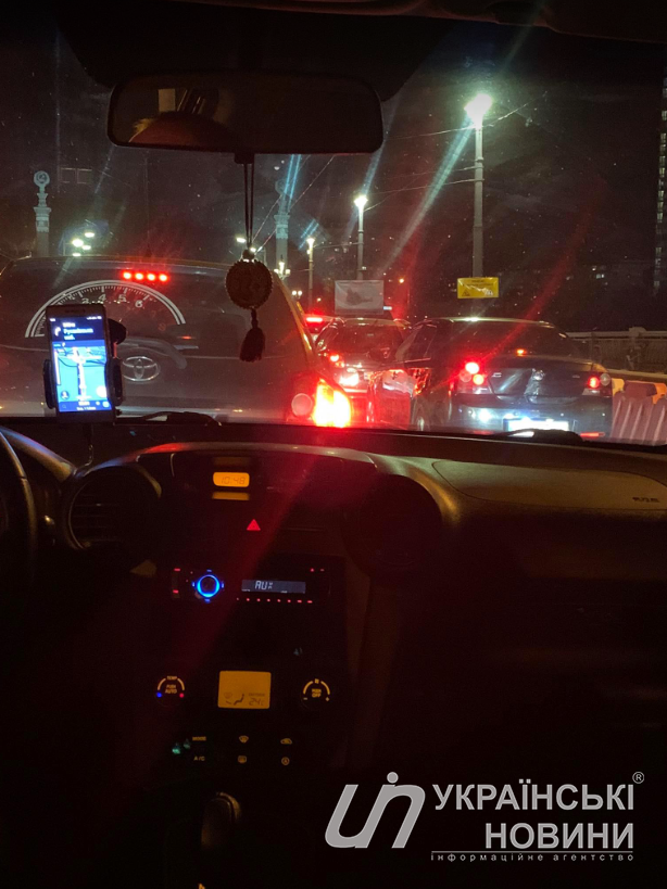 Заторы на мосту Патона