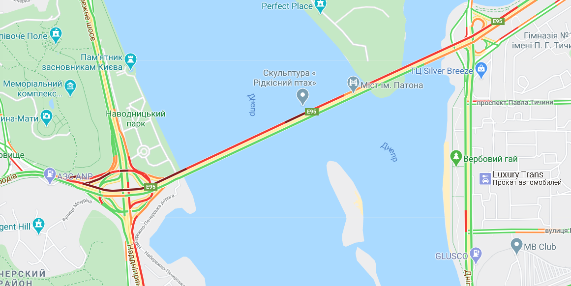 Пробки на мосту Патона в Києві