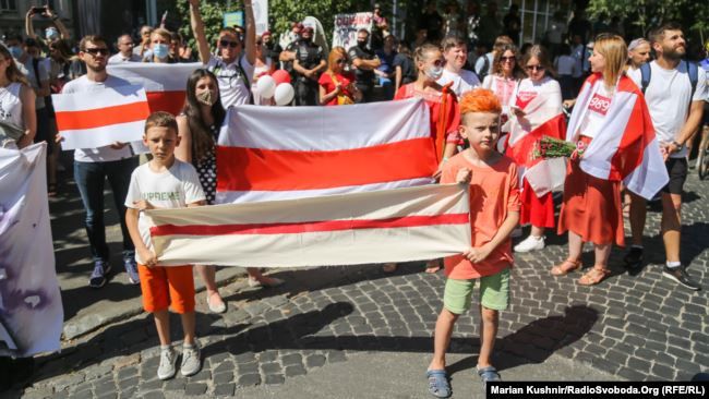 Марш в поддержку белорусов прошел в Киеве. Фото: Радіо Свобода