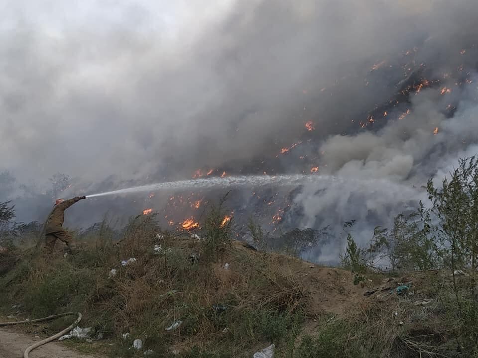 Пожежа під Полтавою на міському звалищі.  Фото: прес-служба ГСЧС