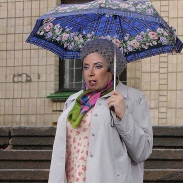 Реакція соцмереж на політ Верещук на парасольці.  Фото: Facebook