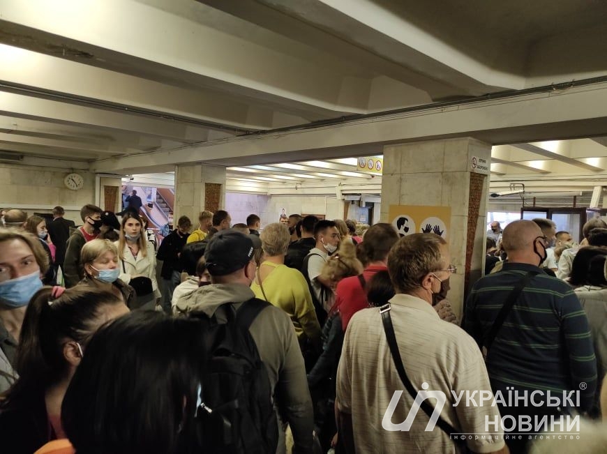 Черга в метро
