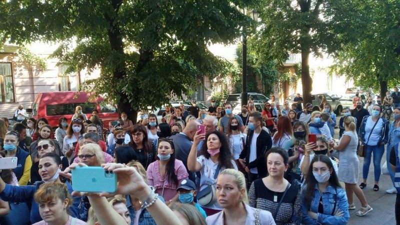 Жителі Буковини влаштували протест.  Фото: molbuk.ua