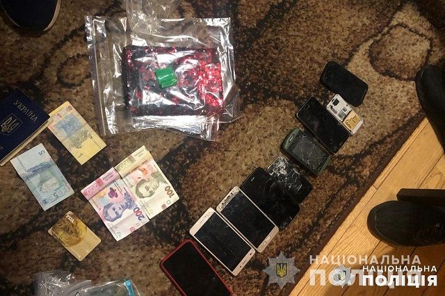 Результат обысков по месту жительства злоумышленников. Фото: npu.gov.ua