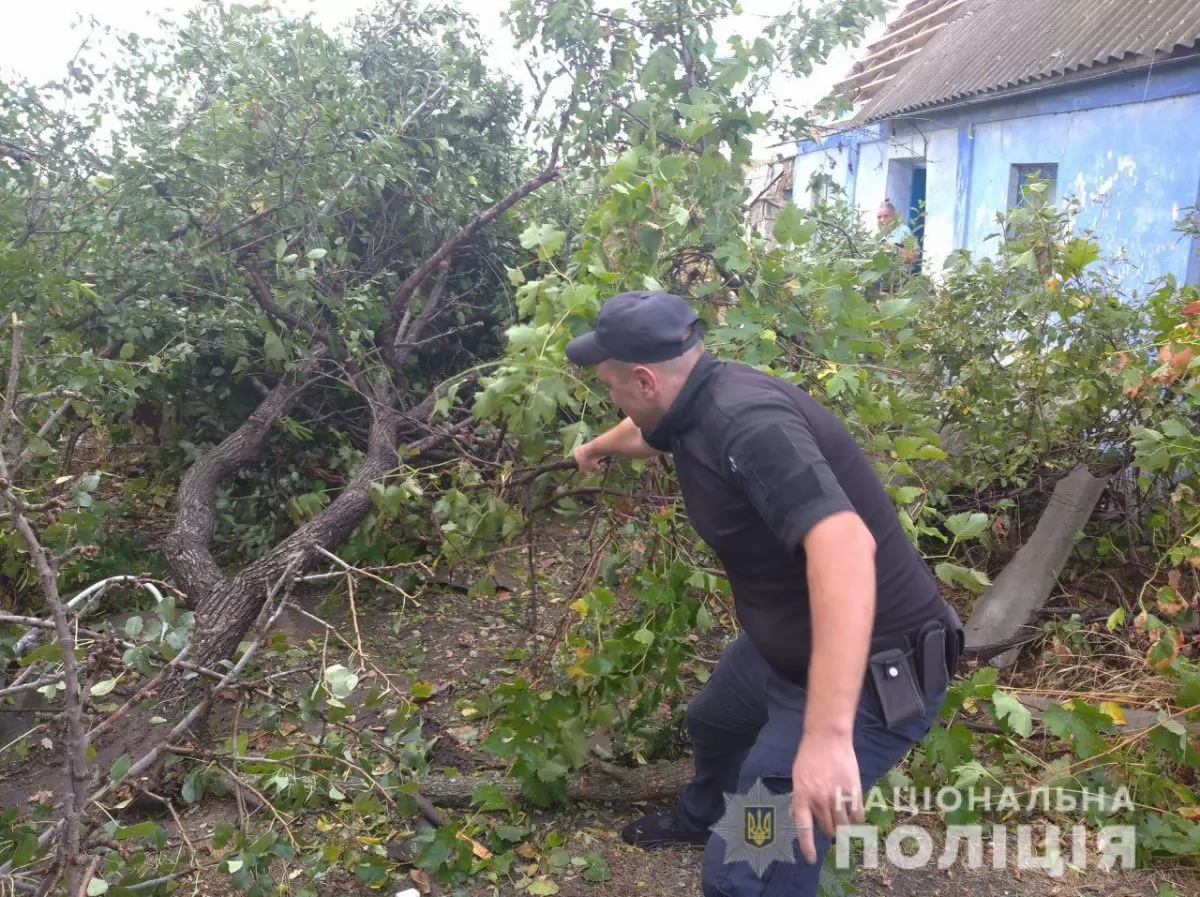 В Херсонской области пронесся ураган. Фото: Нацполиция
