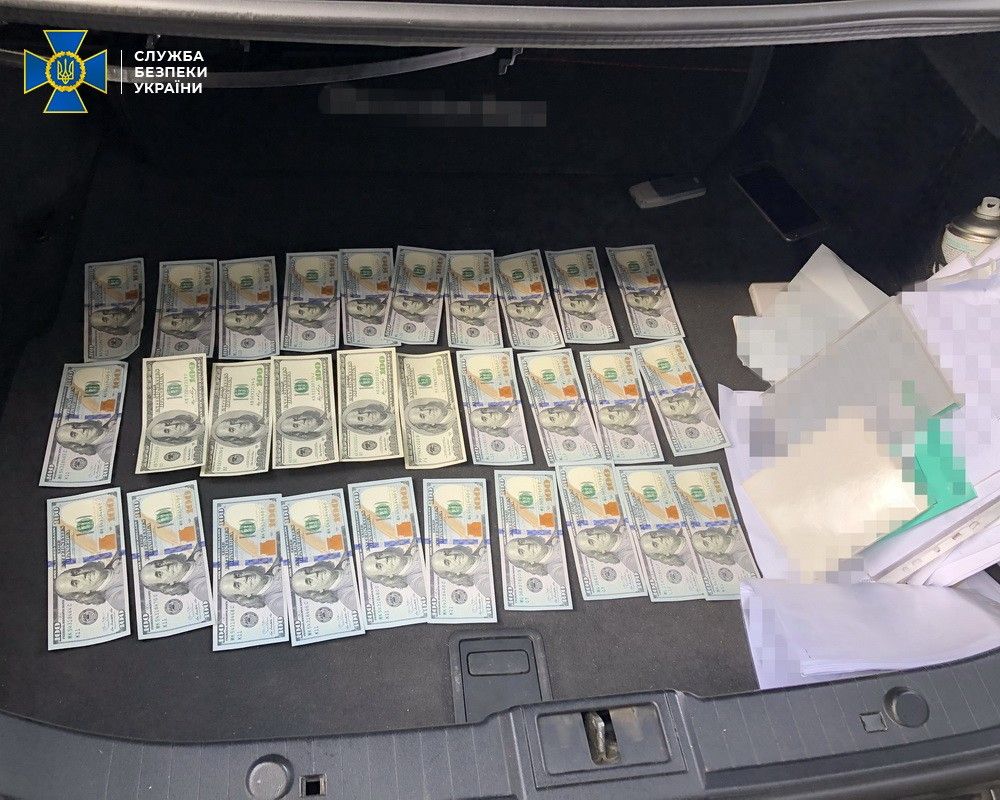 В Киеве мошенники продавали должности помощников нардепов. Фото: СБУ