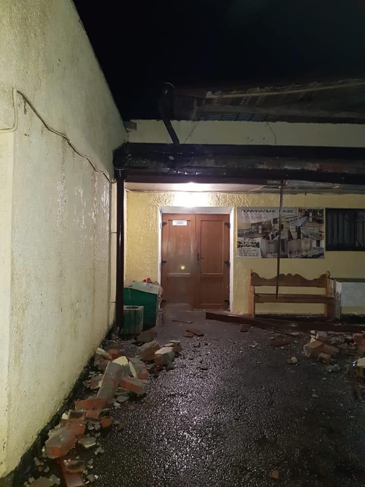 Наслідки бурі в Івано-Франківську.  Фото: Facebook Руслан Марцінків