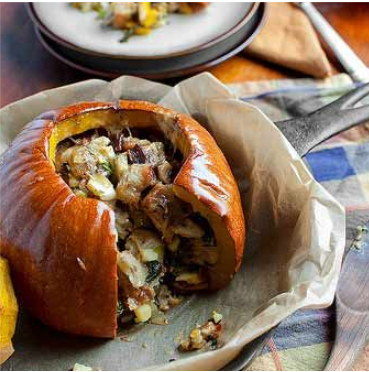 Запеченный картофель с мясом в тыкве. Фото: tasteofhome.com