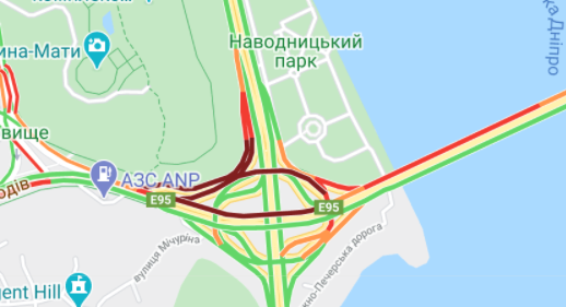 Пробки на бульваре Дружбы Народов