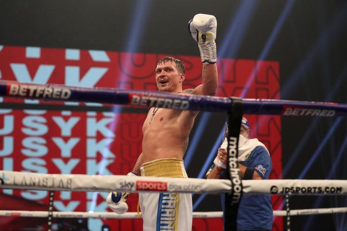 Усик-Чисора. Фото: Matchroom Boxing via Twitter