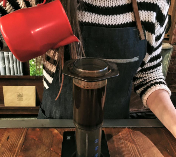 Кофе в аэропрессе. Фото: facebook.com/west4coffee