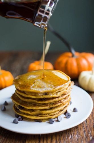 Тыквенные блины. Фото: modernhoney.com