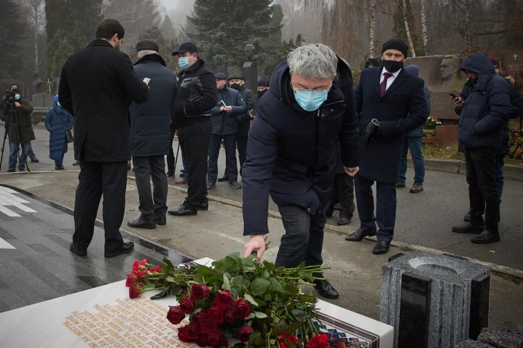 В Киеве открыли памятник космонавту КаденюкуFacebook / Александр Ткаченко