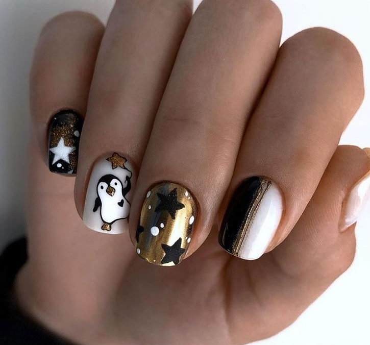 Пингвин на ногтях. Фото: Инстаграм/kolosova_natalia_nailartist