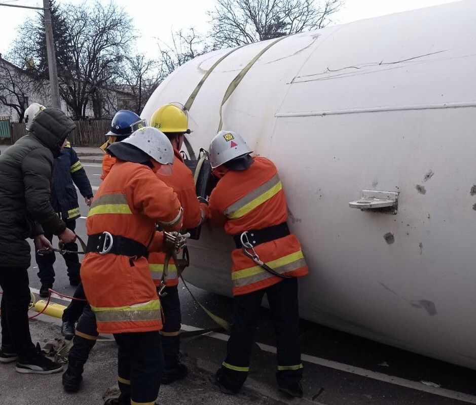 ДТП с цистерной в Житомирской области. Фото: ГСЧС