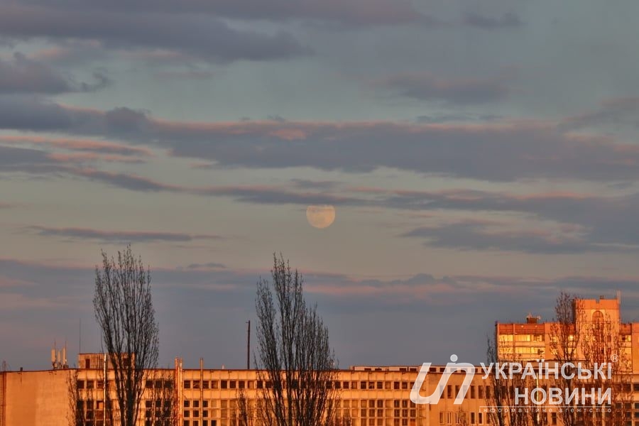 Рожева суперповню-2021.