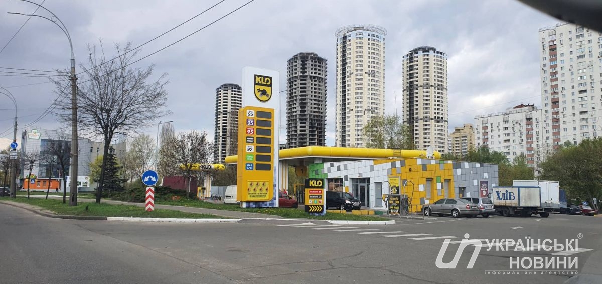 На заправках KLO в Киеве закончилось топливо. Фото: Українські Новини