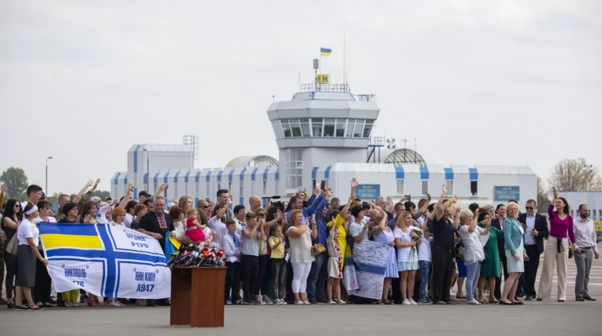 Возвращение освобожденных украинцев. Фото: ОПУ