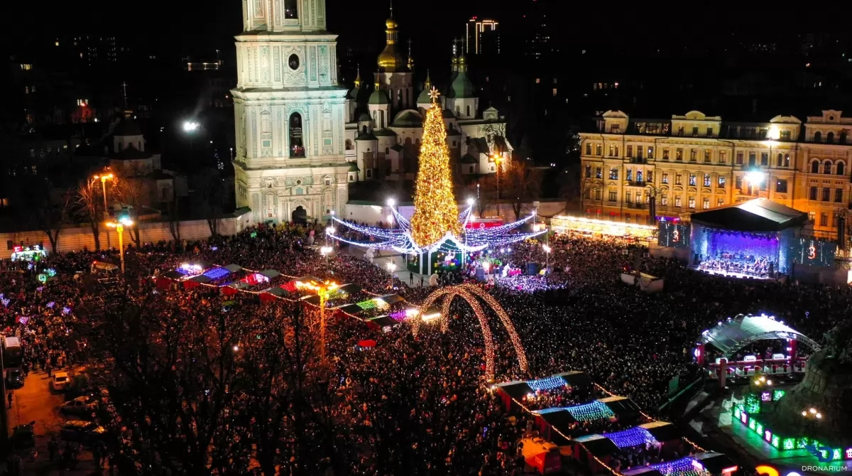 Новый год в Киеве на Софийской площади. Фото: facebook.com/DronariumUkraine