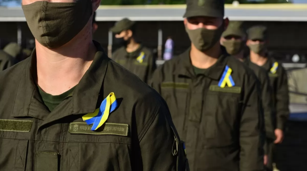 Нацгвардия Украины развернула 100 метровый флаг Украины. Фото: 061.ua Нацгвардия Украины развернула 100 метровый флаг Украины. Фото: 061.ua