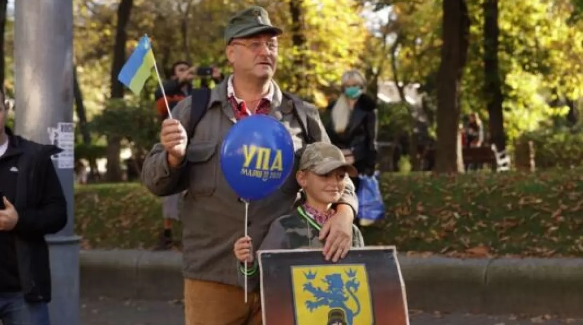 Марш УПА в Киеве. Некоторые пришли с детьми. Фото: пресс-служба 
