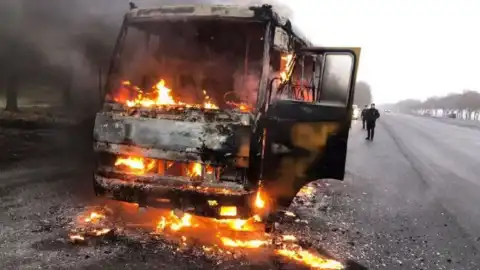 Под Днипром загорелся автобус с пассажирами во время движения Фото: ГосЧС
