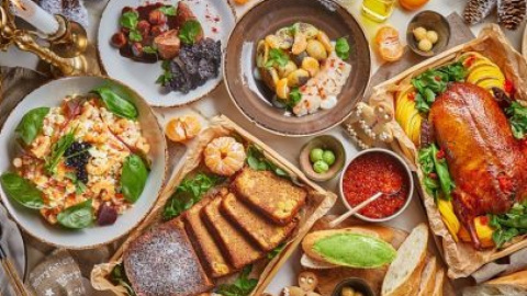 Новогодний стол. Фото: foodman.club