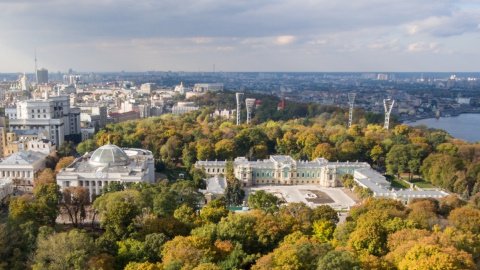 Фото дня: осенний пейзаж столицы с высоты птичьего полета