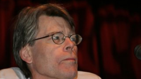 Роман Кінга - про вчителя, який вирушає в минуле, щоб запобігти вбивству Кеннеді.