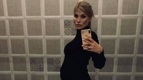 У депутата Ради Дейдея народилася дитина. Фото: facebook.com/daryna.liedovskykh