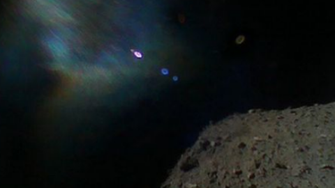 Японські мініроботи зробили фото на астероїді Рюгу. Фото: JAXA 