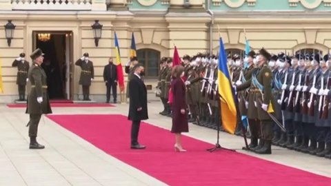 Президент Молдови Санду вітала українських військових фразою "Слава Україні"