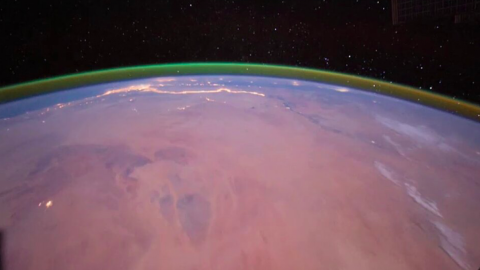 На Марсе обнаружили необычное зеленое сияние. Фото: esa.int
