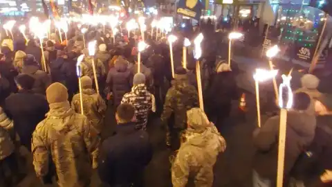Факельное шествие в честь дня рождения Бандеры в Киеве.