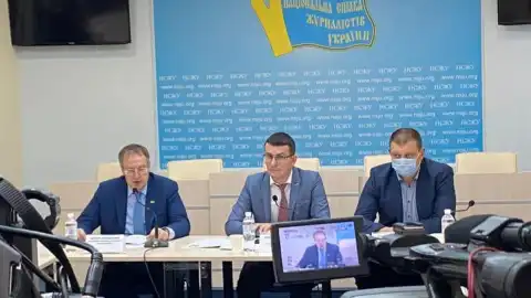 Полиция и НСЖУ открыли электронную почту для сообщений о преступлениях против журналистов. Фото: Facebook