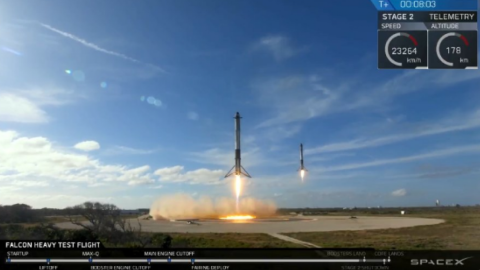Космическая компания Илона Маска SpaceX 6 февраля запустила ракету-носитель Falcon Heavy. Фото: twitter.com/SpaceX