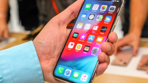 В роздрібні мережі авторизованих реселерів Apple iPhone надійдуть 19 жовтня. Фото: akket.com 