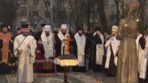 Панихида по жертвам голодоморов. Скриншот видео