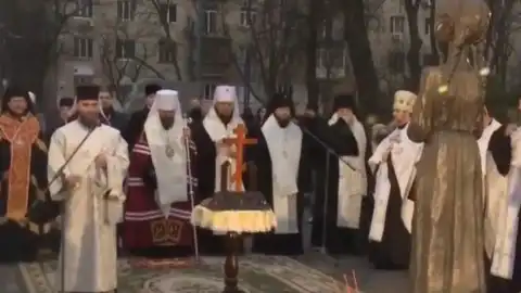 Панихида по жертвам голодоморов. Скриншот видео