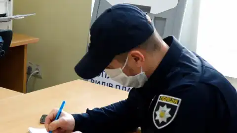Полиция составляет протокол Фото: 112