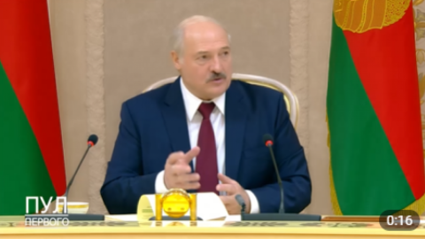 Чия б корова мукала: Лукашенко заявив, що Зеленський втратив довіру народу