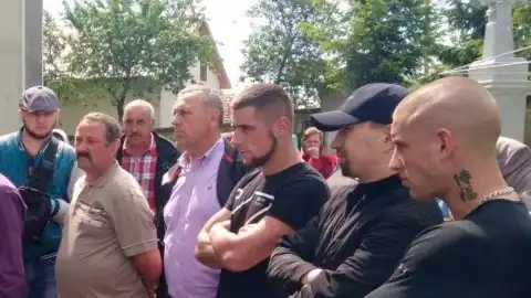 На Буковине в день праздника Вознесения Господня продолжается противостояние за храм УПЦ